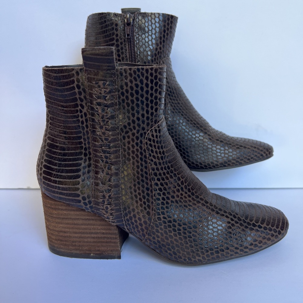 Korks Leyland Leather Ankle Booties Womens 7.5 M Brown Snakeskin Print EUC